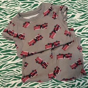 Old Navy Toddler Boys 12-18 Months Pajamas
Gray Pajamas with red fire trucks